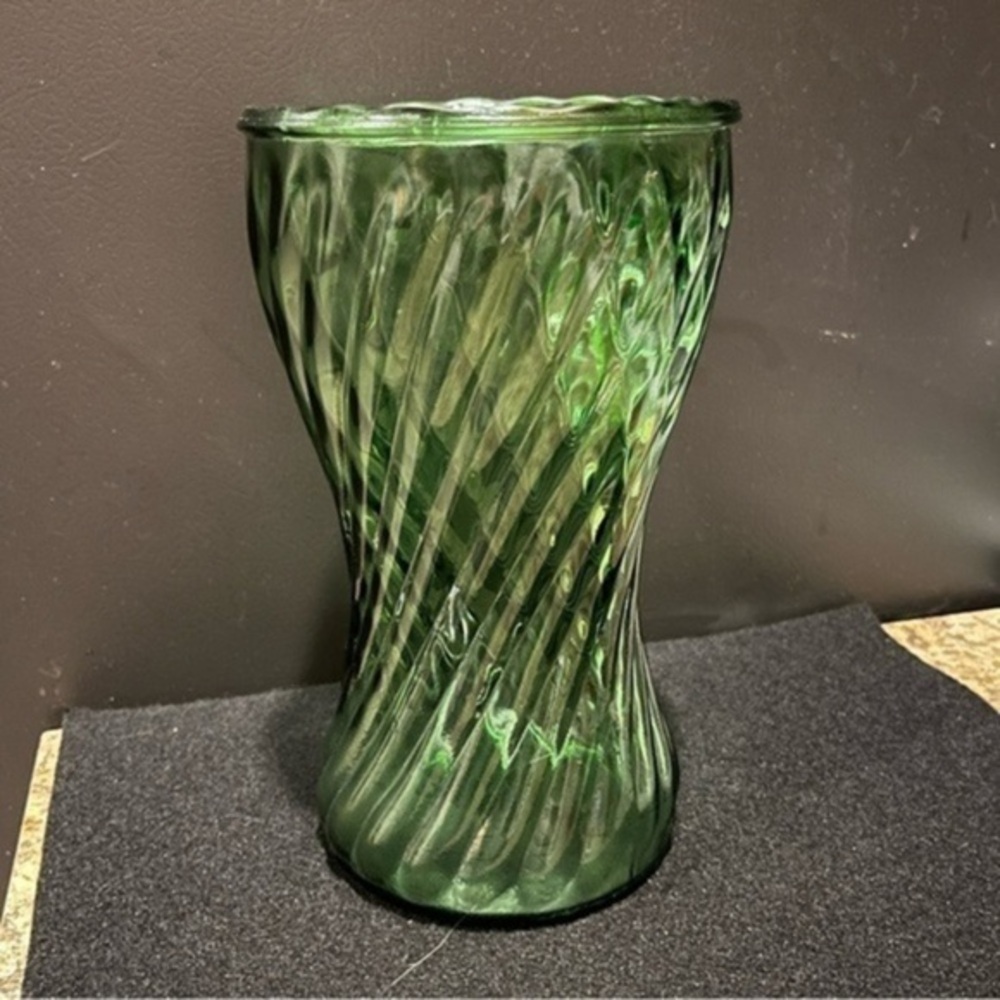 Vintage Randall Vase Green Swirl Pattern 8” - Picture 9 of 15